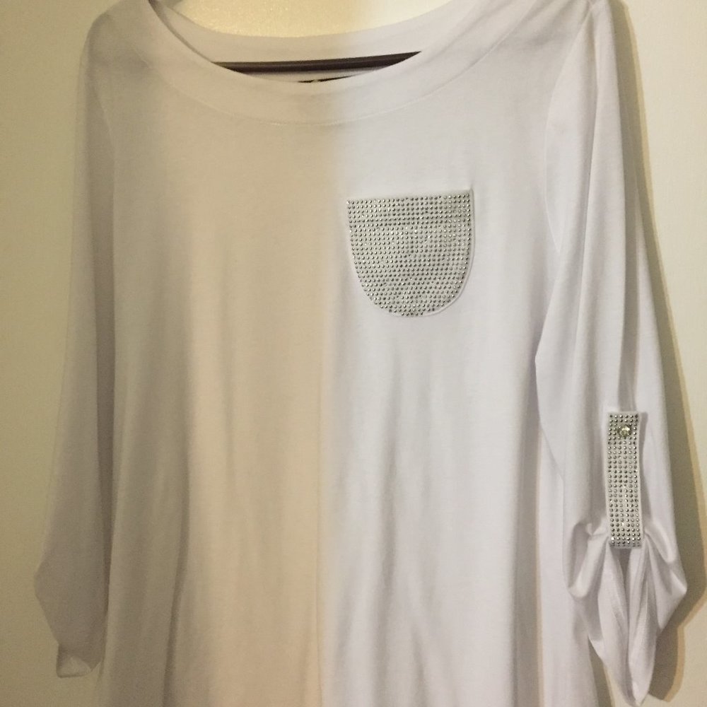 Pullover top, can be worn causal or dressed up